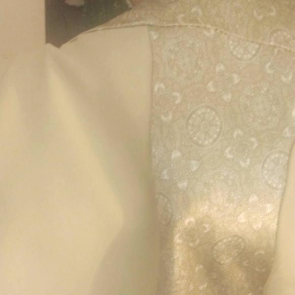 3 piece - Avocado Green suit. Gorgeous & beautiful inside lining --Tahari - Picture 3 of 6